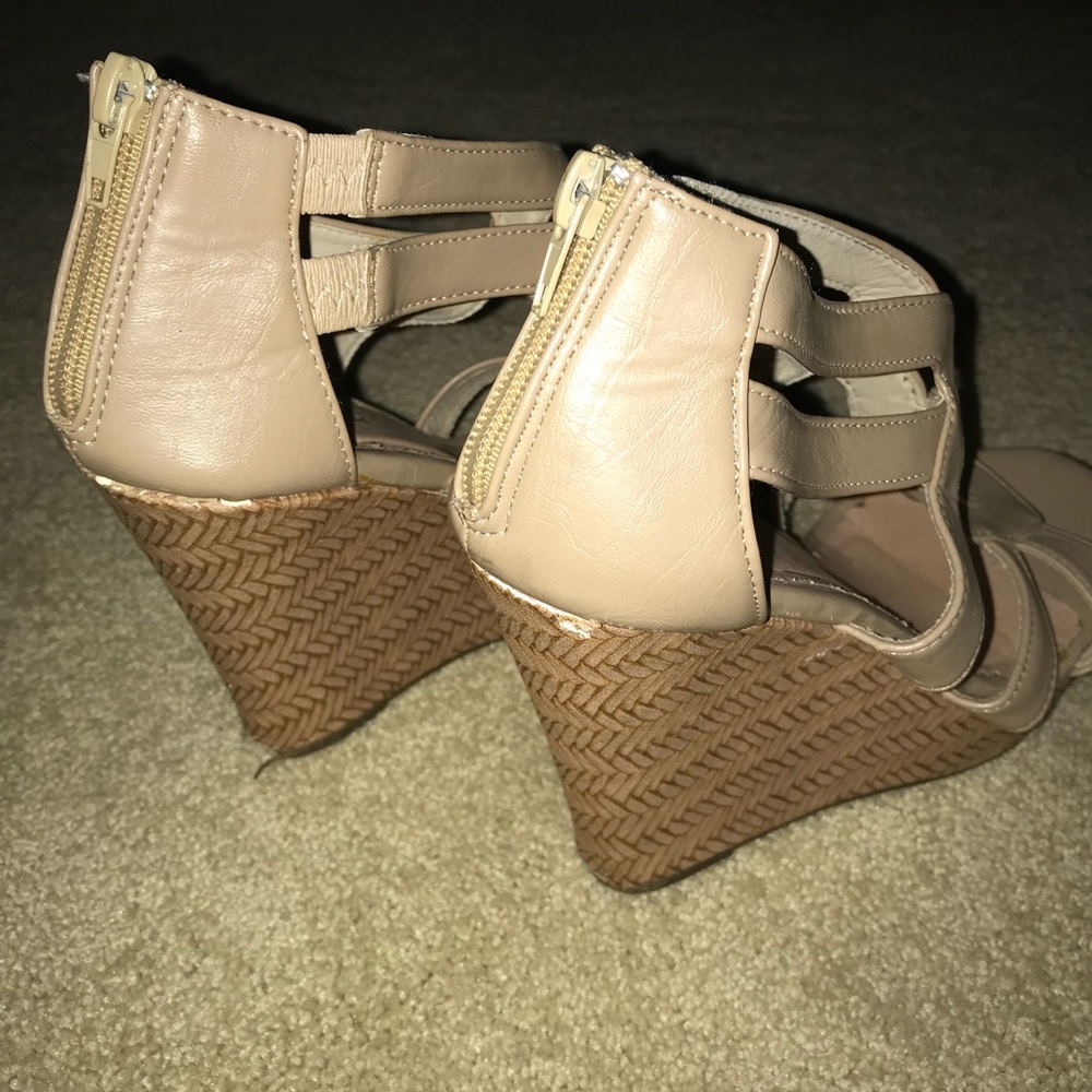 Top Moda Tan Wedges - Picture 2 of 3